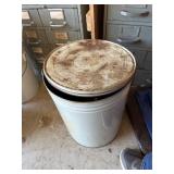 Tin bucket with lid