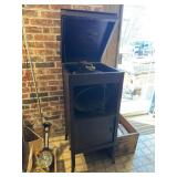 Edison Disc Phonograph with crank working