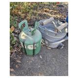 Refrigerant tank and mop bucket