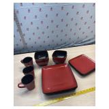Hometrends  Red and black dishes