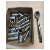1/2ï¿½ Drive socket and ratchet
