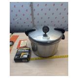 Sears 16 quart Pressure Canner. No weight with