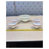 4 Pyrex coffee cups and 9ï¿½ Pyrex Cinderella Bowl