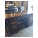 Desk 55ï¿½x26ï¿½29ï¿½