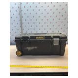 Dewalt tool box with 2 wheels