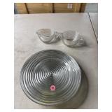 7 Vintage Anchor Hocking plates 10ï¿½ and creamer