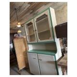 Kitchen cabinet 48ï¿½x14ï¿½x78ï¿½ 1 glass is missing