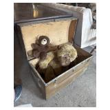 Trunk with mi key and teddy bear 30ï¿½z15ï¿½z18ï¿½