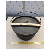Cast iron Dutch oven