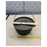 Cast iron Dutch oven