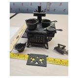 Queen miniature cast iron cook stove and