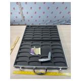 Portable knife case and 1 pocket knife