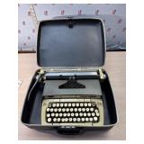 Classic 12 Smith Corona typewriter in case