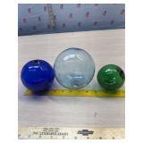 3 glass Bouyï¿½s
