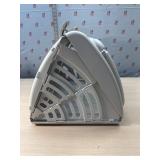 Collapsible pet carrier