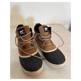 Sorel  Size 10.5 boots like new