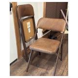 2 folding chairs