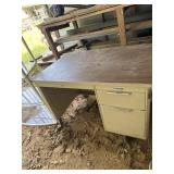 44ï¿½30ï¿½x30ï¿½ metal desk