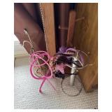 Wood gentlemanï¿½s butler heart shaped, necklace