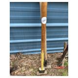 2 sledge hammers