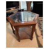 Glass top end table 24ï¿½x21ï¿½
