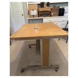 Desk on wheels  36ï¿½x30ï¿½x28.5ï¿½