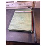 Paper cutter