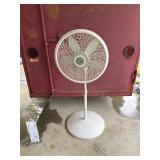 Lasko stand fan works