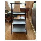 Metal 3 tier stand 16ï¿½x16ï¿½x33ï¿½
