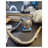 3 Dustbuster flex lithium vacs   Black & decker