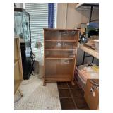 23ï¿½x8ï¿½x29.5ï¿½ glass door cabinet