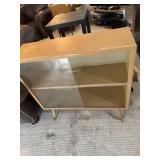 36ï¿½x12ï¿½x36ï¿½ Blond glass door display cabinet