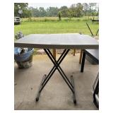 Folding table 30ï¿½x20ï¿½x28ï¿½