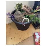 Tub with aquarium items