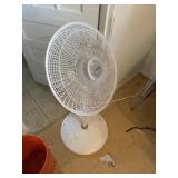 Stand fan only works on high