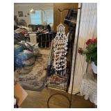 Polka shell hanging and stand 46ï¿½