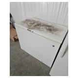 GE chest freezer works plus contents 40"ï¿½23"ï¿½34"