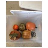 Pumpkins and Jack-oï¿½-lantern all in tote with