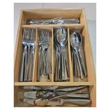 Set of 8 Food network silverware  plus a few
