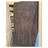Blanket & 2 tie blankets