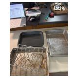 3 lg roasting pans, rack and loaf pan