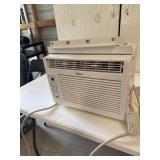 Midea window mount AC 16ï¿½x12ï¿½x14ï¿½ works