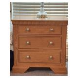 Pair of matching night stands 28ï¿½x17ï¿½x28ï¿½ 3