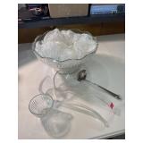 Gibson Royal Punch Bowl with 10 cups 2 plastic
