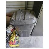 Rolling trash can