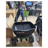 Fertilizer spreader