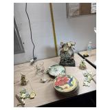2 Hummingbird wall clocks, vase, 2 hummingbird