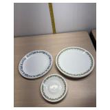 Corelle by Corning 5 green daisy plates, 4