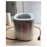 Frigidaire Ice Maker, owner says works