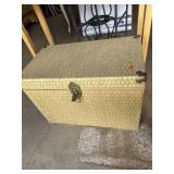Trunk 28ï¿½x16ï¿½x19ï¿½